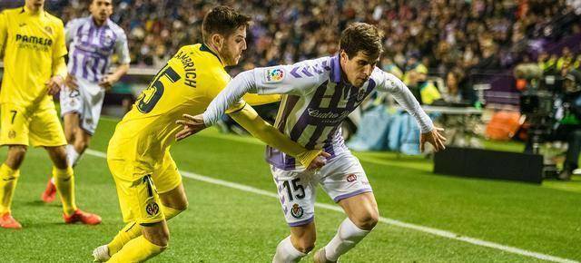 埃瓦尔在比赛中遭遇凶悍对手，艰难获胜