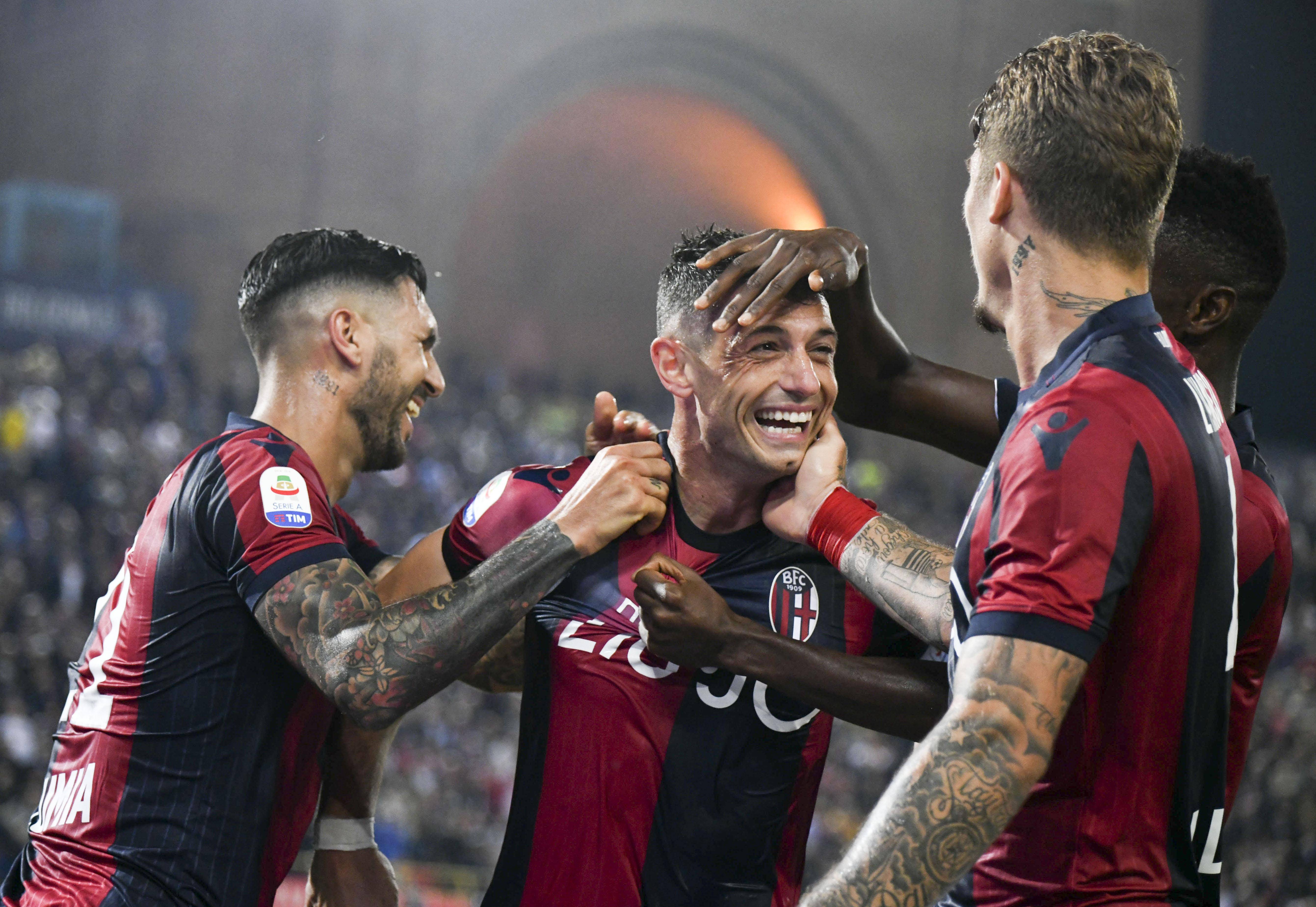 包含那不勒斯主场轻取弗罗西诺内，稳居前四的词条