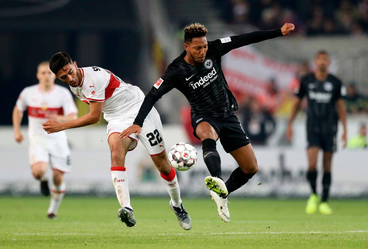 开云体育在线-法兰克福不敌莱比锡，遭遇主场逆转失利惨遭败战的简单介绍