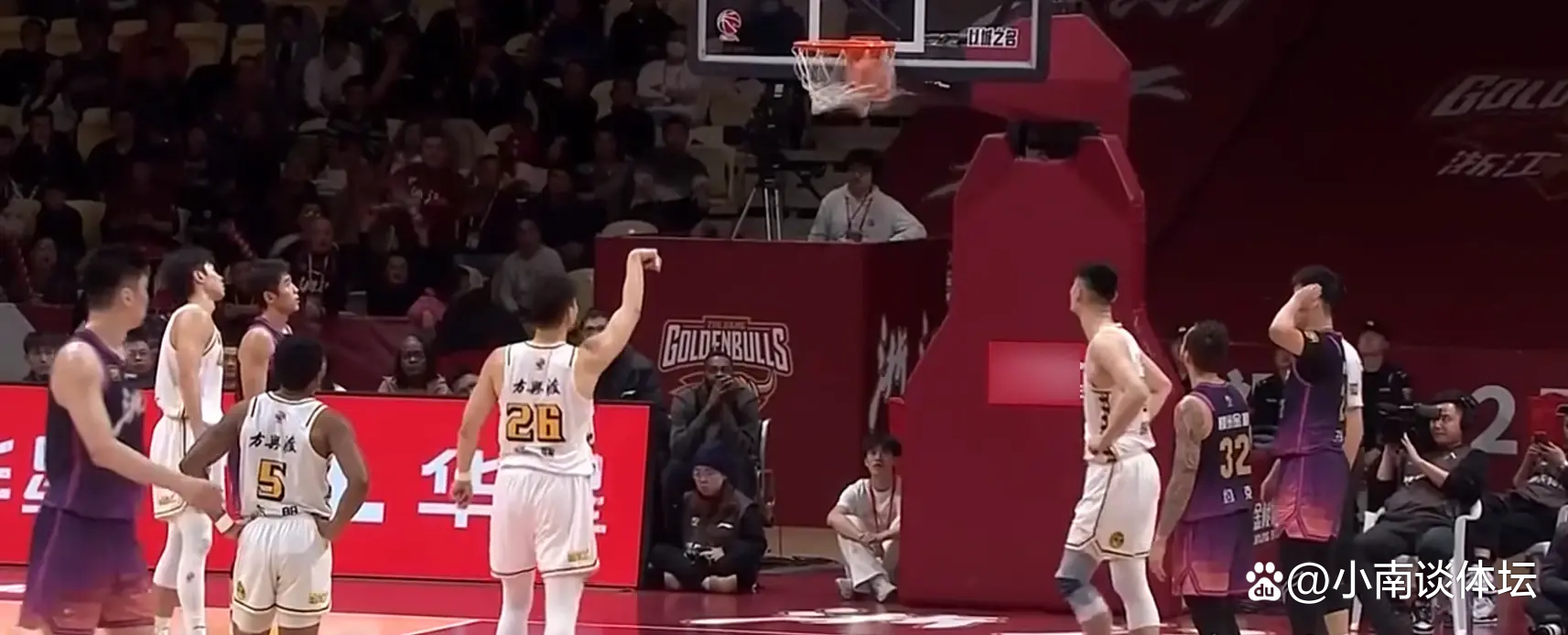 开云体育登录-潮汕男篮在比赛中冒雨拼搏，取得胜利的简单介绍