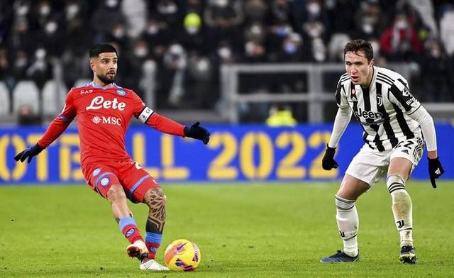 包含尤文图斯主场逆转战平国际米兰：争冠形势不变的词条