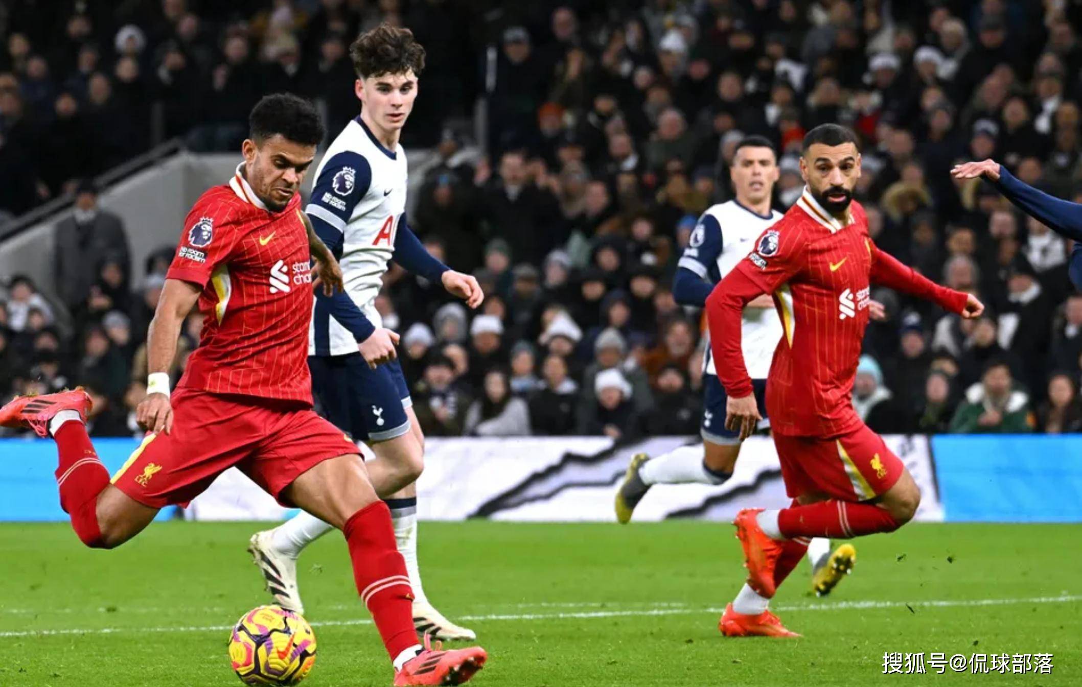 开云体育直播-热刺对阵伯恩茅斯，实力较量令人关注！