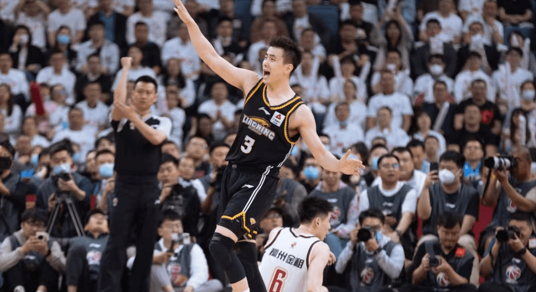 老将展现经验，关键时刻力挽狂澜的简单介绍