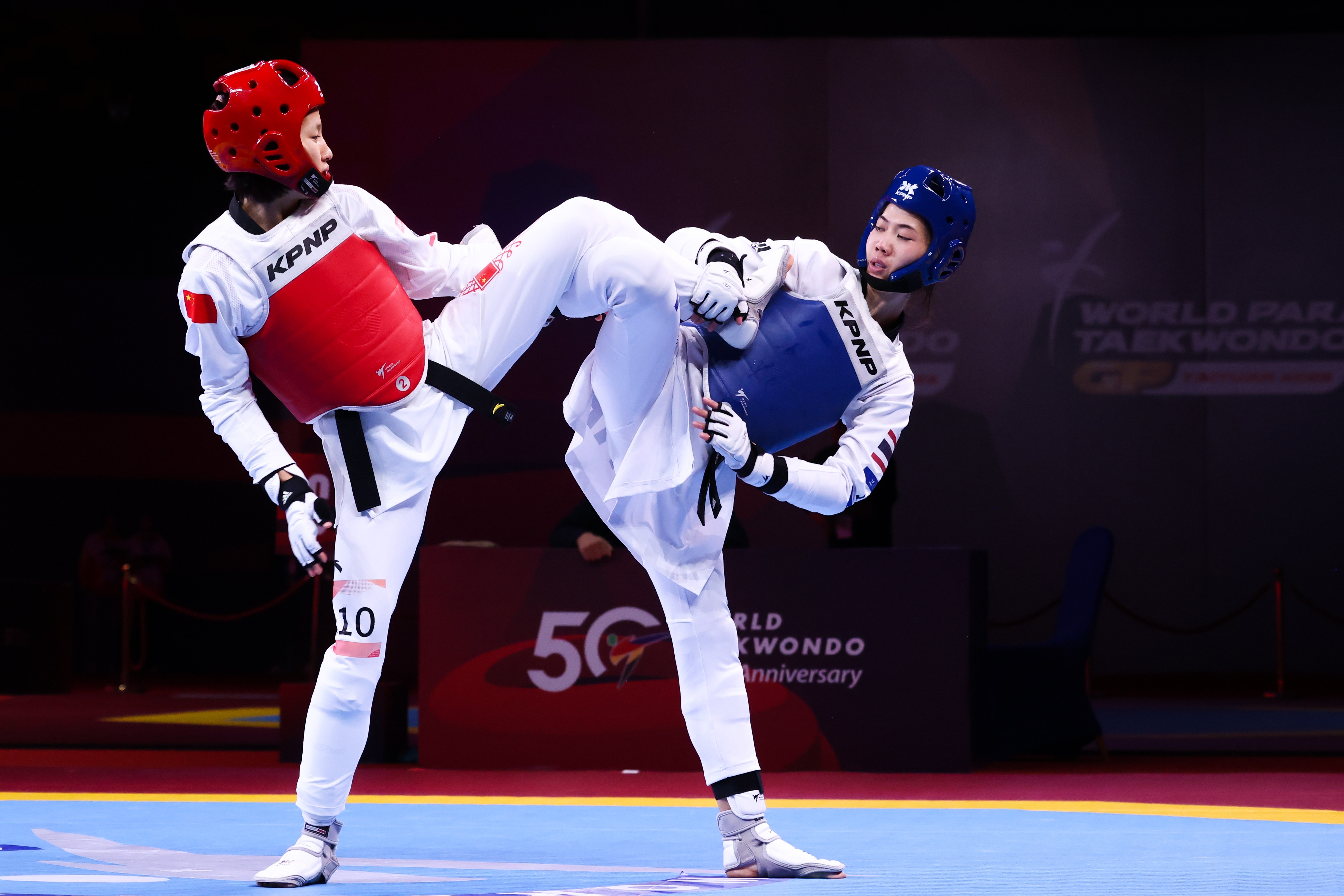 跆拳道选手成功晋级半决赛，期待更好发挥的简单介绍