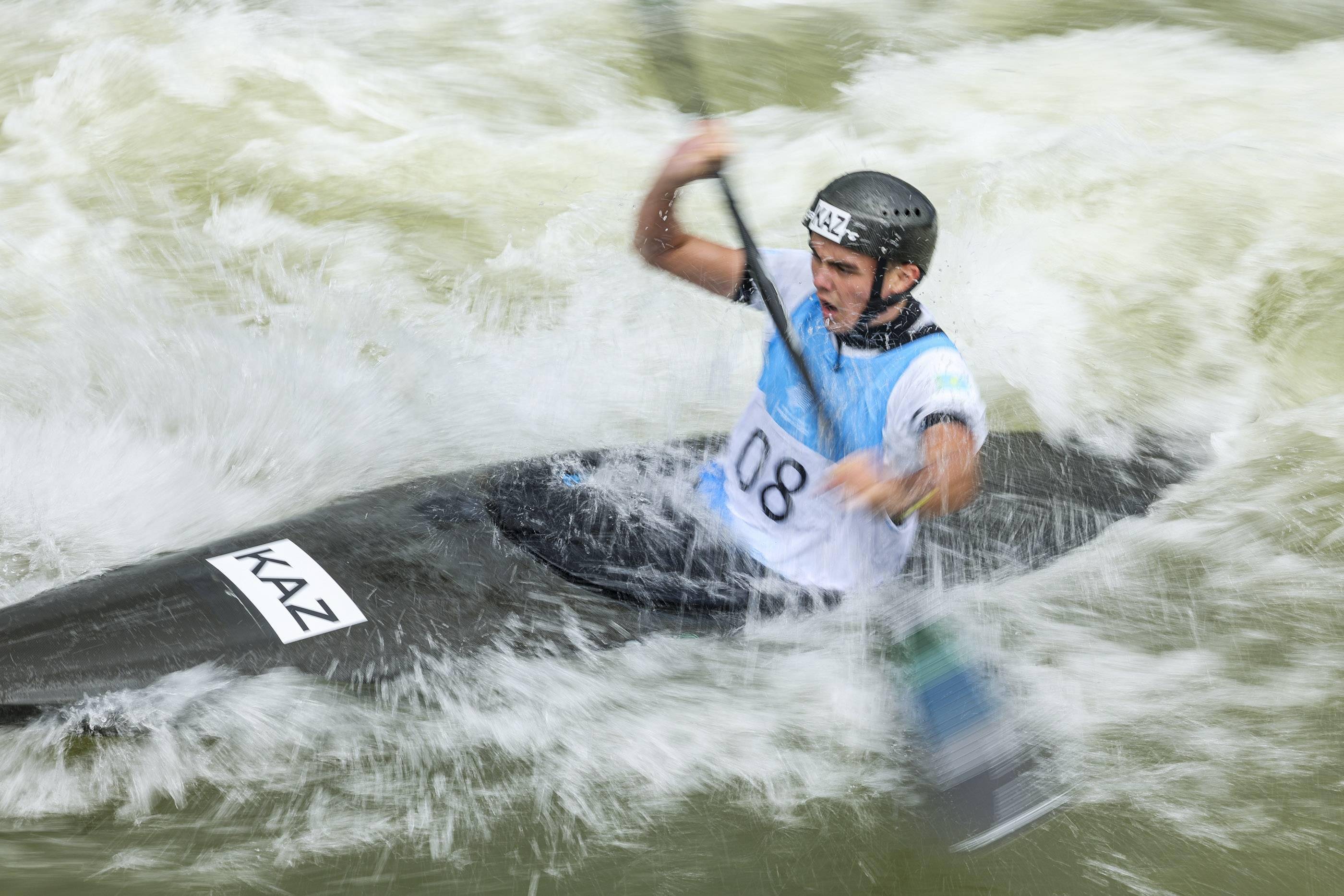 开云体育官方入口-澳大利亚运动员夺得划船比赛冠军