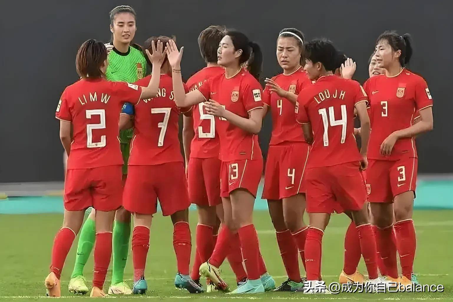 中国女队顽强作战，获得比赛胜利