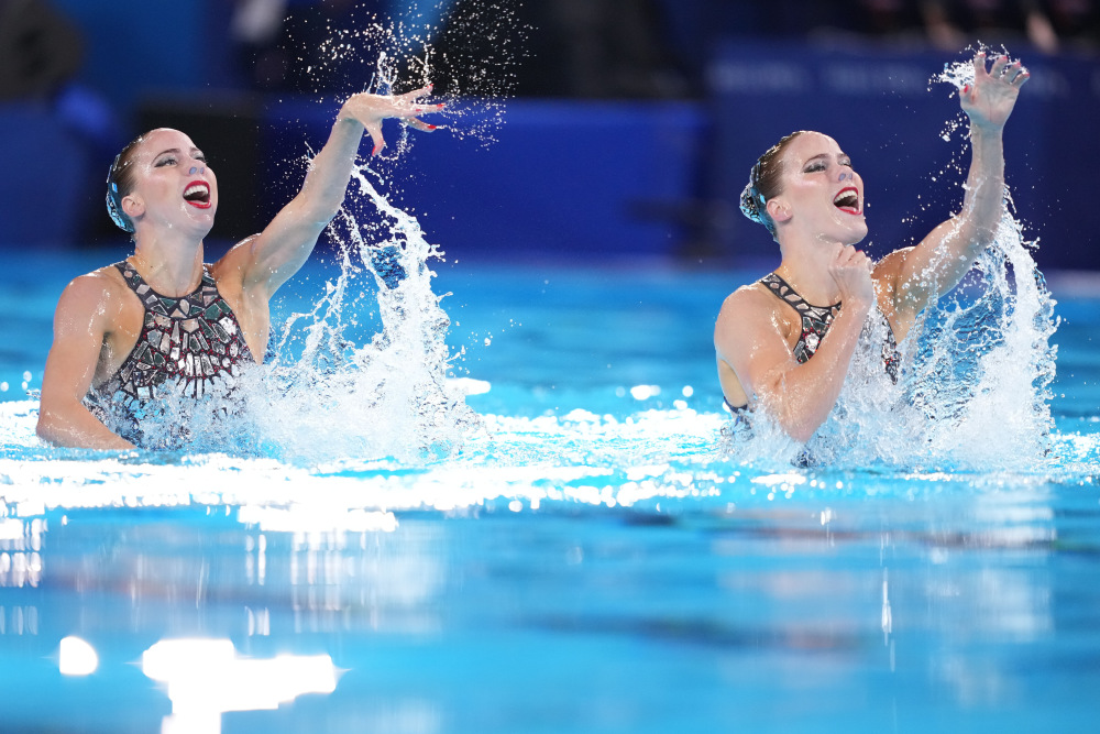 开云体育入口-新西兰选手夺得游泳比赛金牌，速度惊人