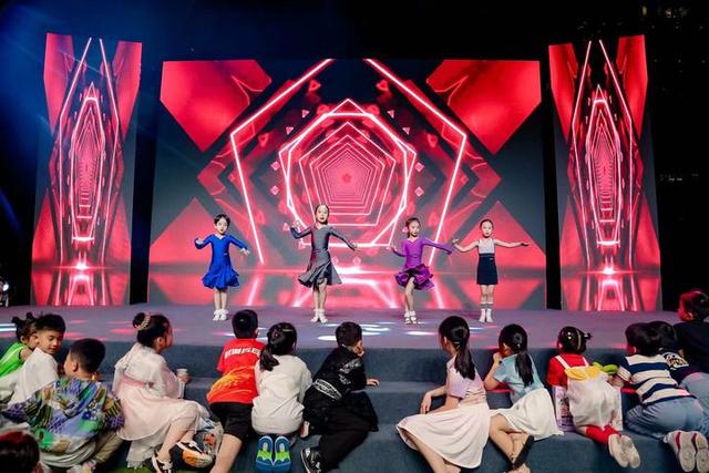 开云体育下载-包含辽宁宏运队主场比赛赢得观众们的热烈掌声的词条