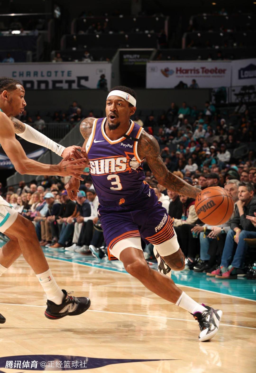 开云体育-包含魔术队主场力克黄蜂队，晋级西部半决赛的词条