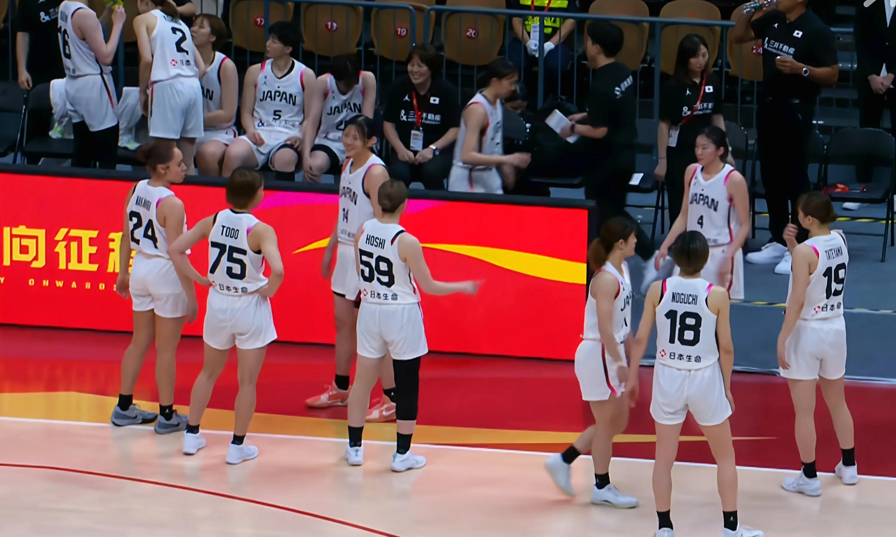 开拓者内线双塔大爆发，制胜关键时刻的简单介绍