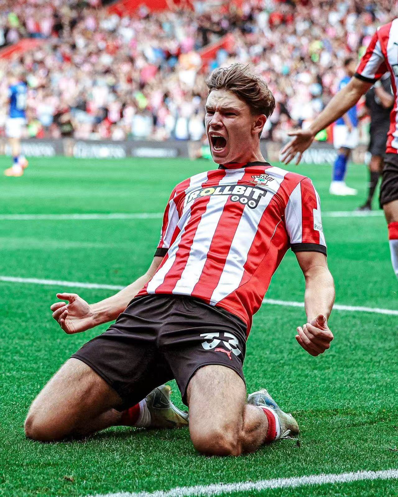 开云体育链接-曼联惜败南安普顿，失去领先优势