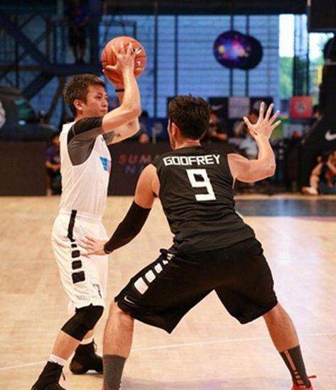 篮球世界杯赛后:与陈冠希同台的明星也都是因为他爱篮球的简单介绍